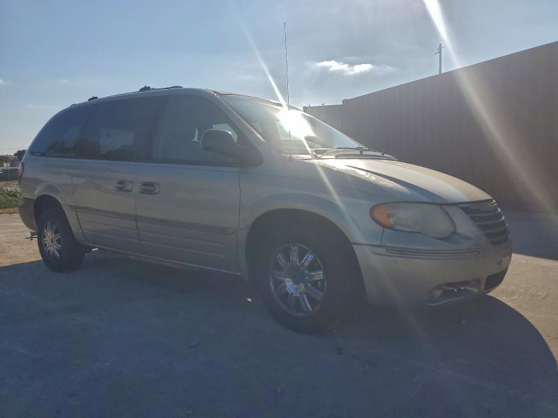 Photo 4 from auction – 2005 CHRYSLER TOWN & COU with VIN 2C8GP64L65R232132