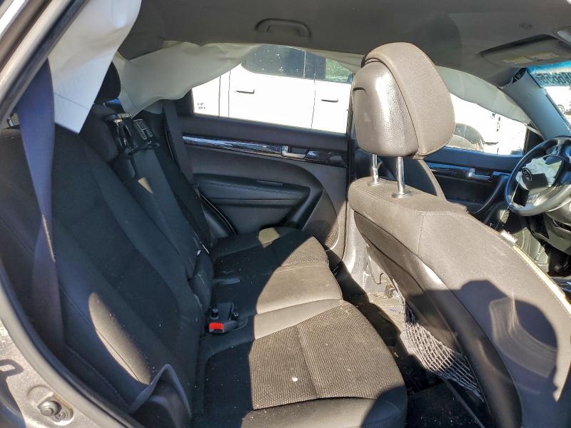 Photo 11 from auction – 2014 KIA SORENTO with VIN 5XYKT3A60EG447658