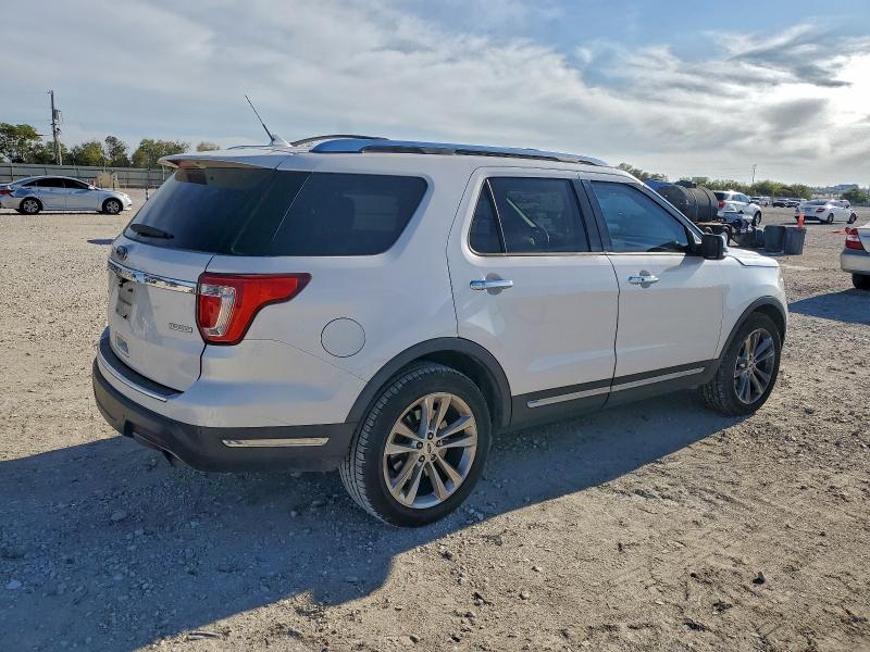 Photo 3 from auction – 2018 FORD EXPLORER L with VIN 1FM5K7FH1JGC07443
