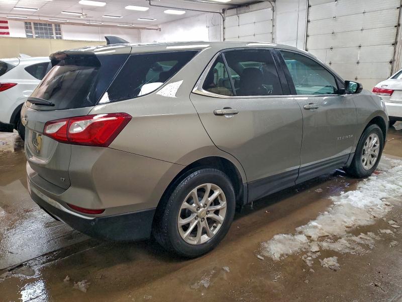 Photo 3 from auction – 2018 CHEVROLET EQUINOX LT with VIN 3GNAXJEV0JS611433