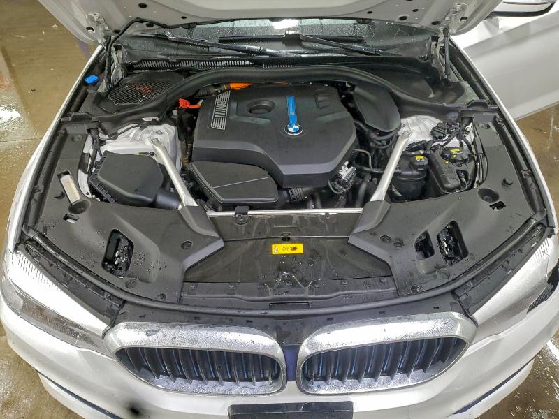 Photo 11 from auction – 2019 BMW 530XE with VIN WBAJB1C51KB375783