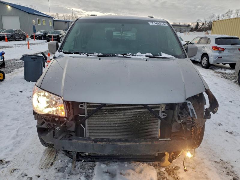 Photo 5 from auction – 2016 CHRYSLER TOWN & COU with VIN 2C4RC1BG7GR175506