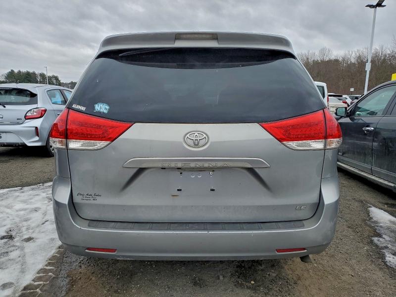 Photo 6 from auction – 2013 TOYOTA SIENNA LE with VIN 5TDKK3DC1DS328622