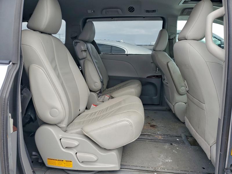 Photo 10 from auction – 2013 TOYOTA SIENNA XLE with VIN 5TDYK3DC7DS398474