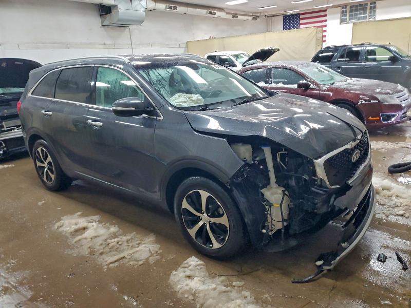 Photo 4 from auction – 2017 KIA SORENTO EX with VIN 5XYPH4A57HG234604