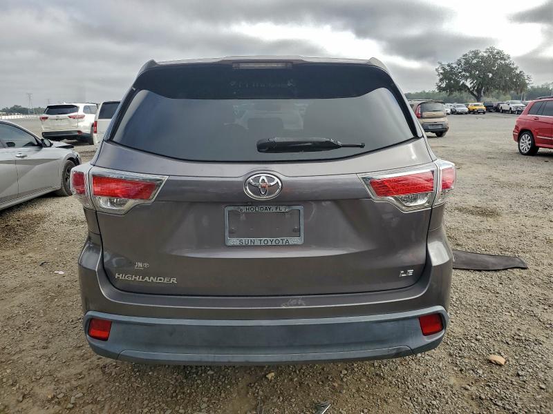Photo 6 from auction – 2015 TOYOTA HIGHLANDER with VIN 5TDZARFHXFS013012