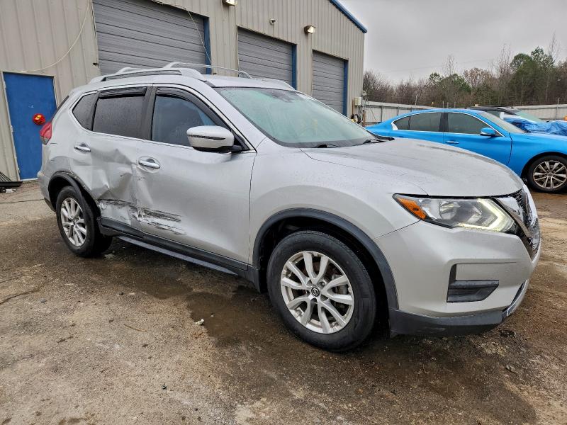 Photo 4 from auction – 2019 NISSAN ROGUE S with VIN 5N1AT2MT0KC842328