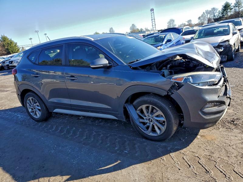 Photo 4 from auction – 2017 HYUNDAI TUCSON with VIN KM8J3CA21HU436062