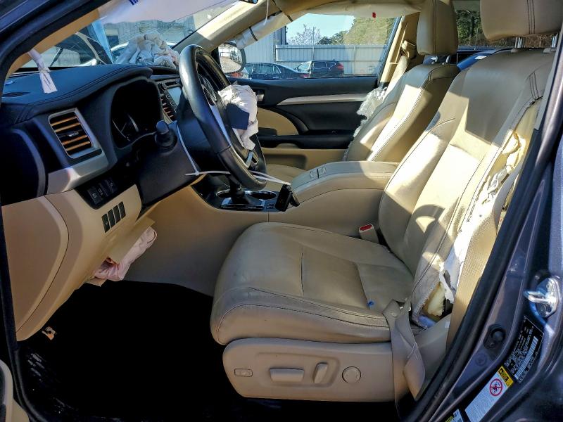 صورة رقم 7 من المزاد - 2018 TOYOTA HIGHLANDER مع VIN 5TDKZRFH9JS283223