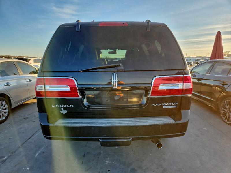 Photo 6 from auction – 2012 LINCOLN NAVIGATOR with VIN 5LMJJ2H53CEL05506