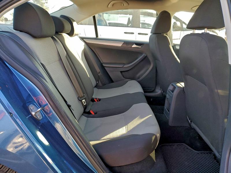 Photo 10 from auction – 2017 VOLKSWAGEN JETTA S with VIN 3VW2B7AJ3HM384591
