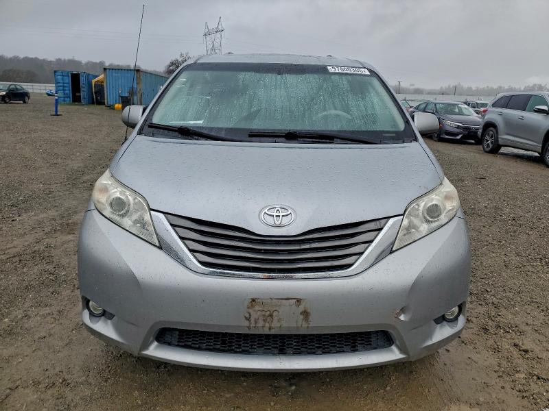 Photo 5 from auction – 2014 TOYOTA SIENNA XLE with VIN 5TDDK3DC7ES087899