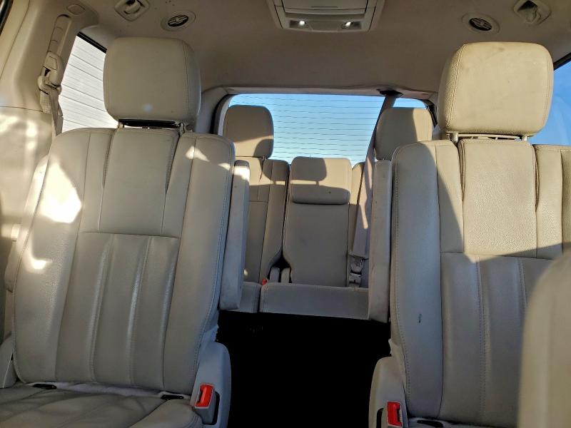 Photo 10 from auction – 2016 CHRYSLER TOWN & COU with VIN 2C4RC1BG8GR301825