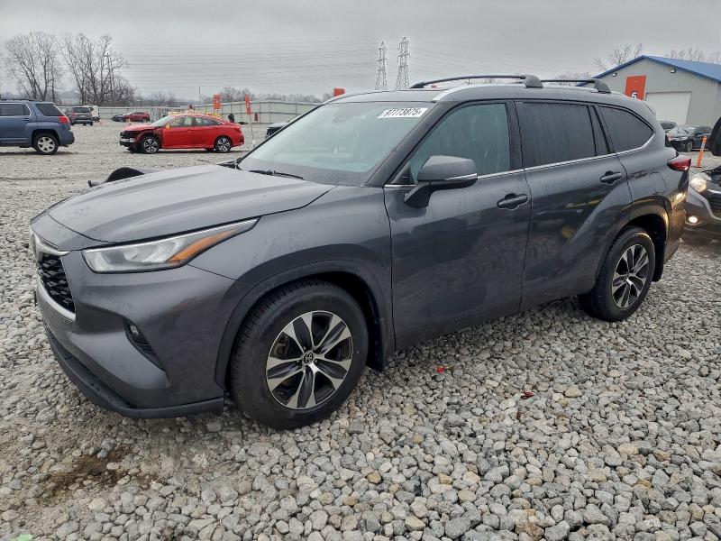 TOYOTA HIGHLANDER 2020 with VIN 5TDHZRAH8LS002940 - Photo from auction