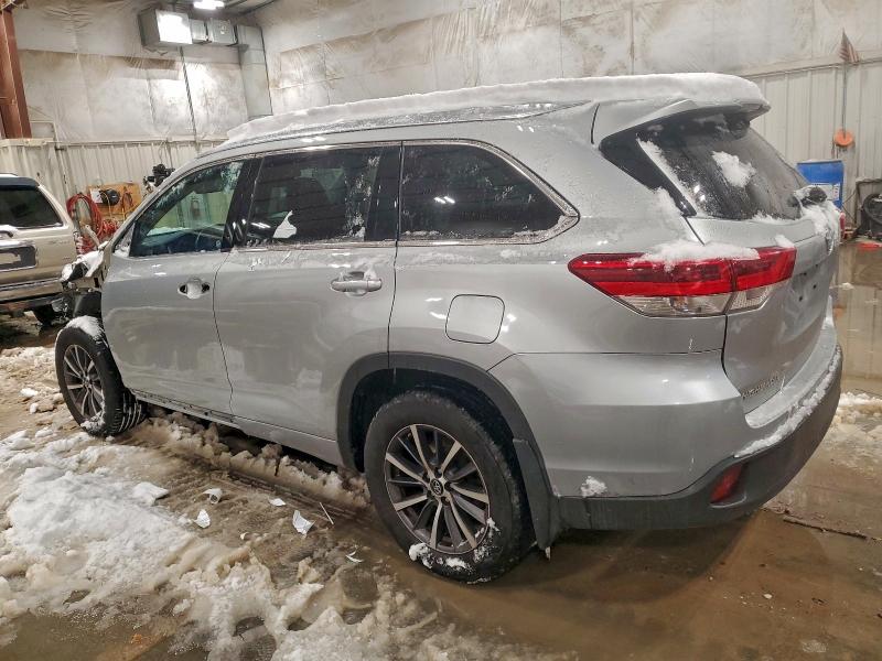 Photo 2 from auction – 2017 TOYOTA HIGHLANDER with VIN 5TDJZRFH8HS512271