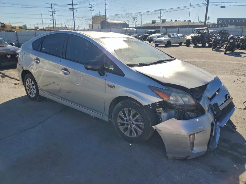 Photo 4 from auction – 2013 TOYOTA PRIUS PLUG-IN with VIN JTDKN3DP2D3046307
