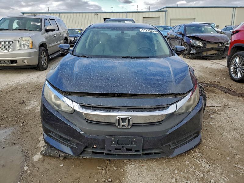 صورة رقم 5 من المزاد - 2017 HONDA CIVIC LX مع VIN 2HGFC2F51HH509541