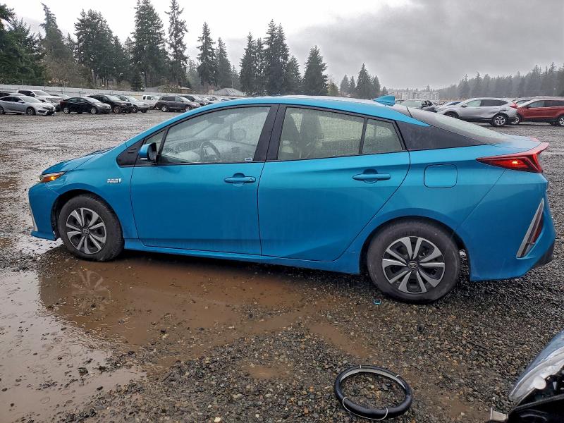 Photo 2 from auction – 2017 TOYOTA PRIUS PRIM with VIN JTDKARFP8H3039332