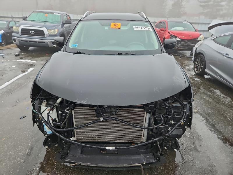 Photo 5 from auction – 2017 NISSAN ROGUE S with VIN KNMAT2MV2HP606884