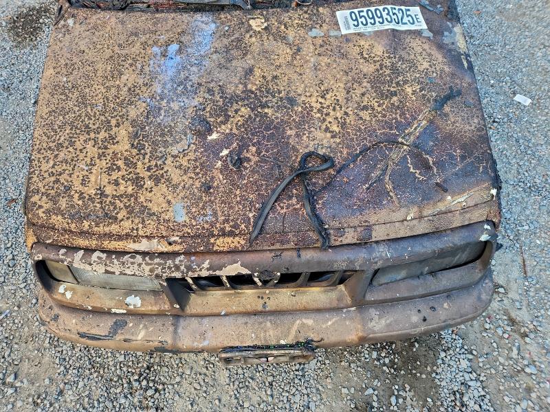 Photo 11 from auction – 1996 GEO TRACKER with VIN 2CNBJ1869T6947985