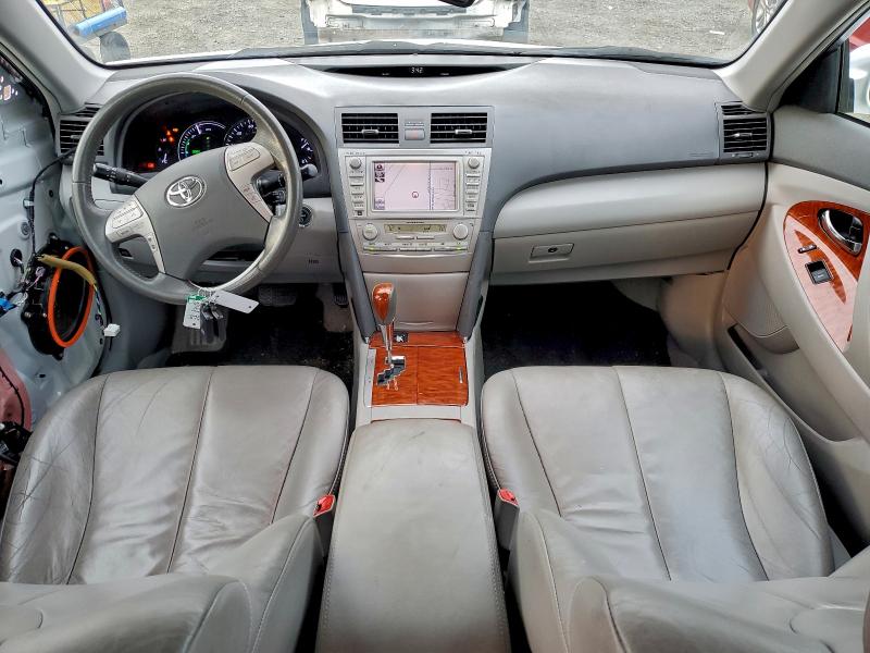 Photo 8 from auction – 2011 TOYOTA CAMRY HYBR with VIN 4T1BB3EK8BU127536