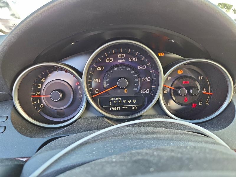 Photo 9 from auction – 2010 ACURA RL with VIN JH4KB2F63AC000101