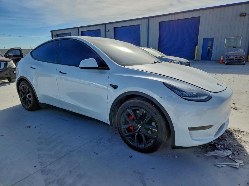 Photo 4 from auction – 2020 TESLA MODEL Y with VIN 5YJYGDEF4LF014847