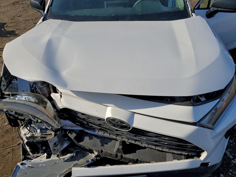 Photo 12 from auction – 2019 TOYOTA RAV4 LE with VIN JTMF1RFV1KD033390