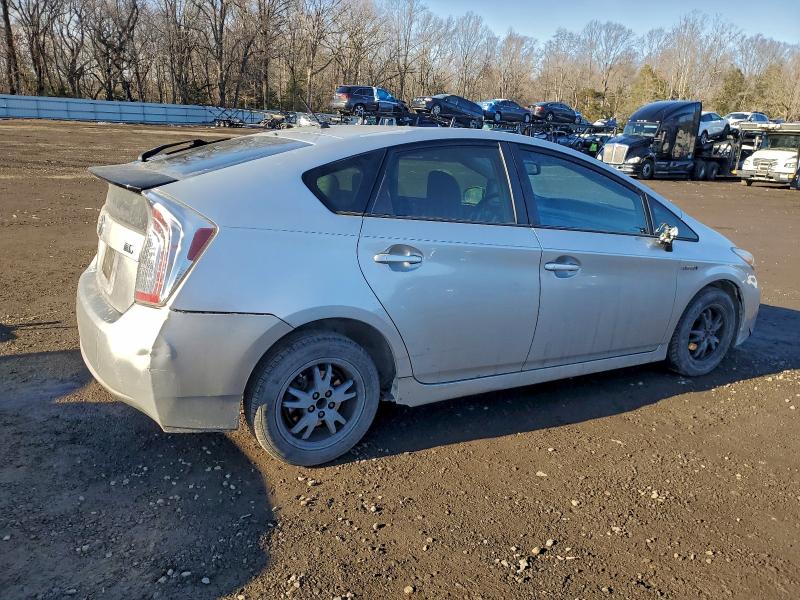 Photo 3 from auction – 2013 TOYOTA PRIUS with VIN JTDKN3DU0D0349920