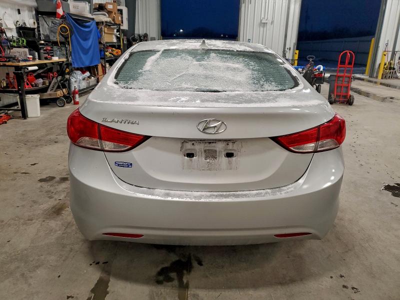 Photo 6 from auction – 2012 HYUNDAI ELANTRA GL with VIN 5NPDH4AE7CH142445