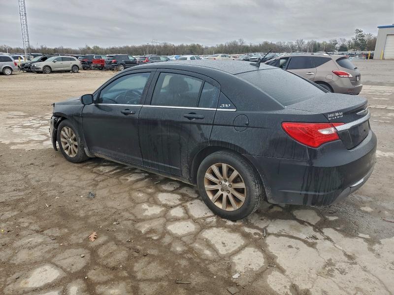 Photo 2 from auction – 2013 CHRYSLER 200 TOURIN with VIN 1C3CCBBB8DN701588