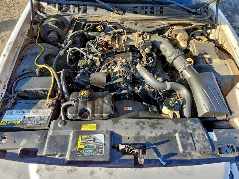Photo 11 from auction – 2005 FORD CROWN VICT with VIN 2FAFP71W05X156636