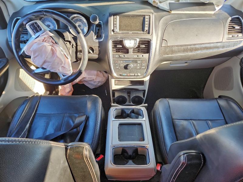 Photo 8 from auction – 2014 CHRYSLER TOWN & COU with VIN 2C4RC1BG8ER440821