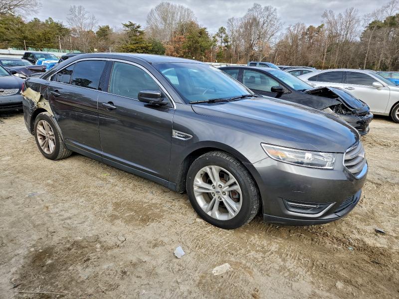 Photo 4 from auction – 2016 FORD TAURUS SEL with VIN 1FAHP2E80GG102009