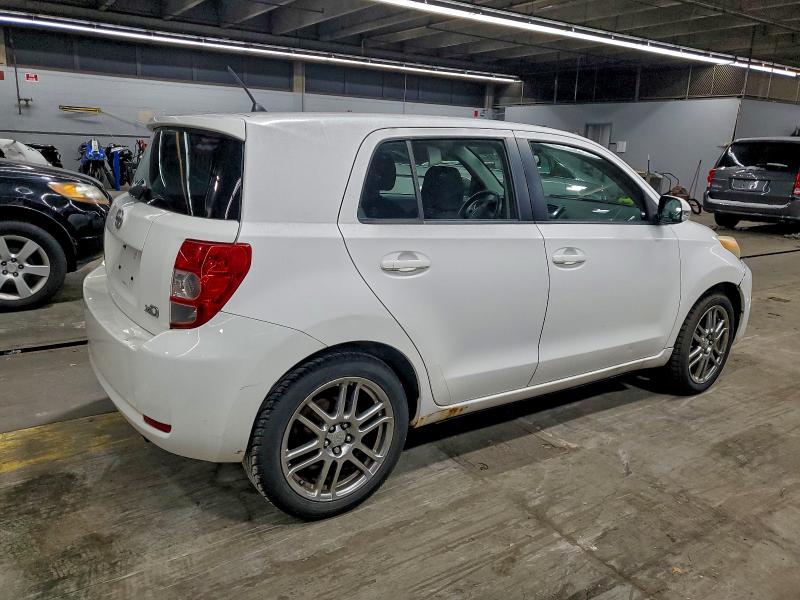 Photo 3 from auction – 2008 TOYOTA SCION XD with VIN JTKKU10458J011032