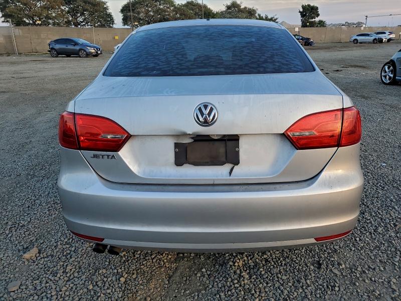 Zdjęcie 6 z aukcji – 2012 VOLKSWAGEN JETTA BASE z VIN 3VW2K7AJ5CM305074