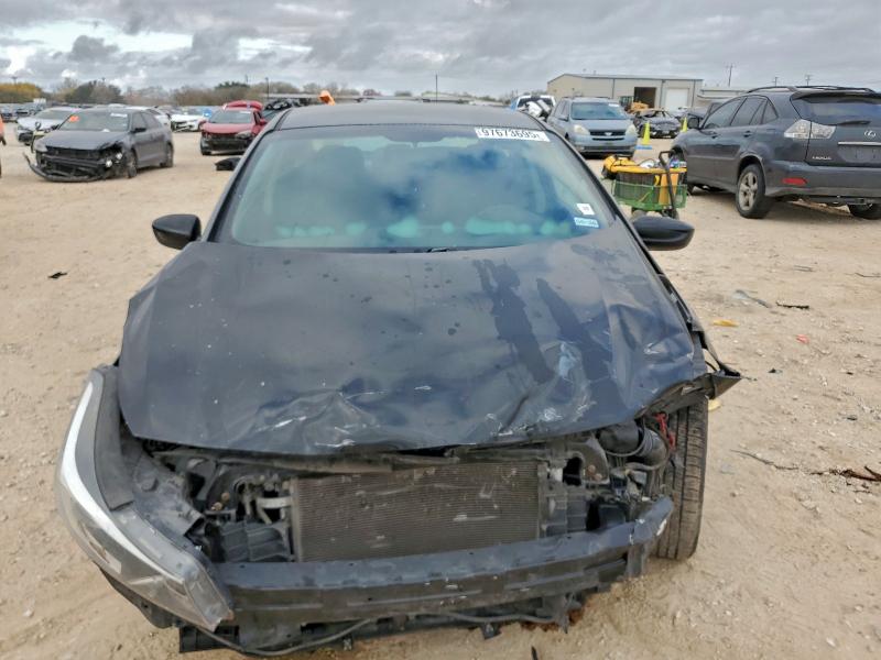 Photo 5 from auction – 2017 KIA FORTE LX with VIN 3KPFK4A74HE158321