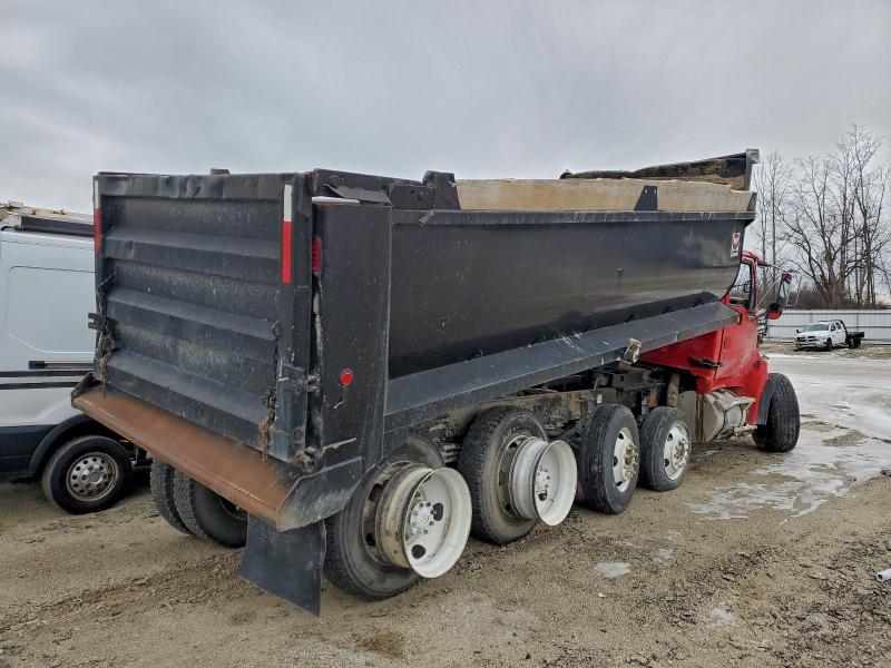 Снимка 4 от търг – 2005 STERLING TRUCK LT с VIN 2FZSAZCV55AU47052