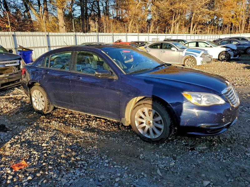 Photo 4 from auction – 2013 CHRYSLER 200 TOURIN with VIN 1C3CCBBB8DN595806