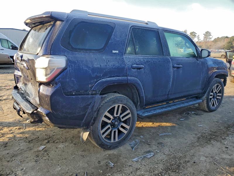 Photo 3 from auction – 2018 TOYOTA 4RUNNER SR with VIN JTEBU5JR7J5590639