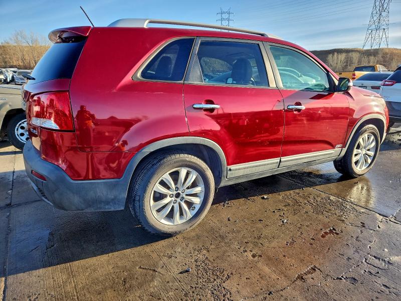 Photo 3 from auction – 2011 KIA SORENTO EX with VIN 5XYKUDA25BG042827