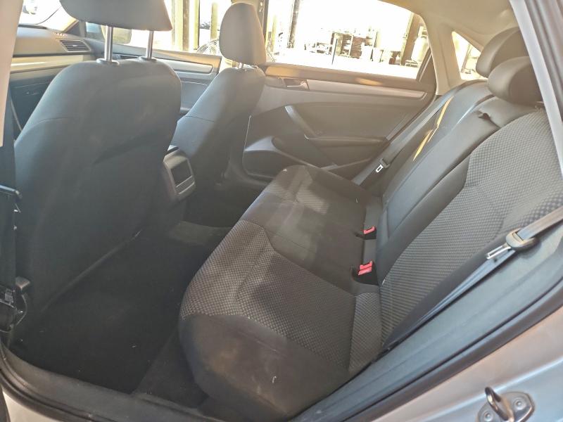 Photo 10 from auction – 2014 VOLKSWAGEN PASSAT S with VIN 1VWAP7A32EC022392