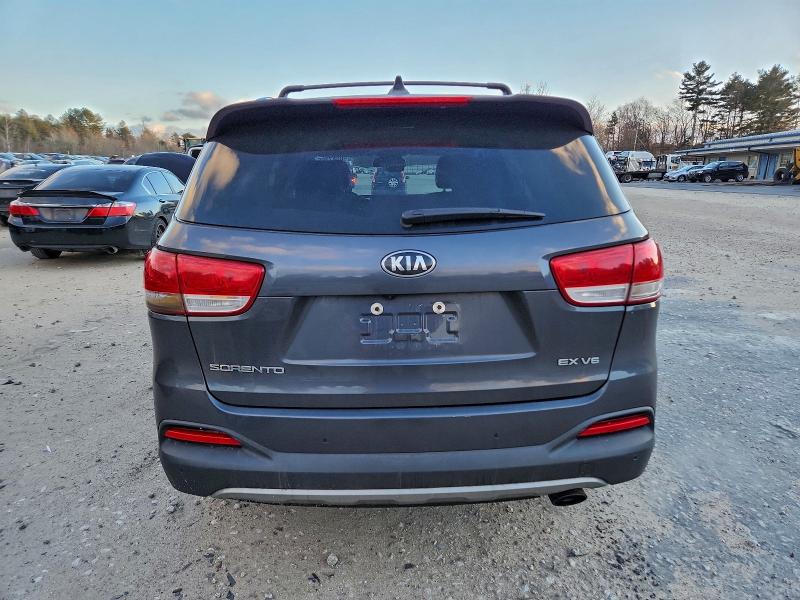 Photo 6 from auction – 2017 KIA SORENTO EX with VIN 5XYPHDA53HG225723