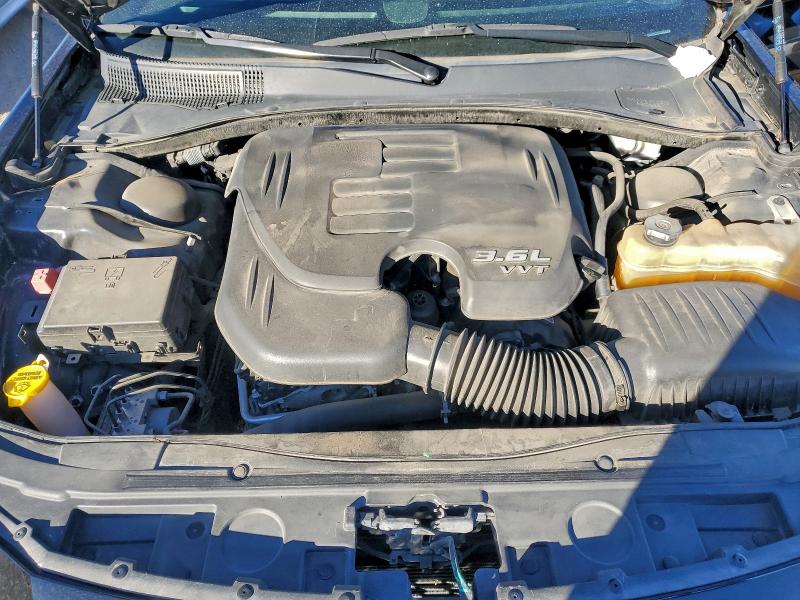 Photo 11 from auction – 2019 CHRYSLER 300 with VIN 2C3CCABG1KH635042