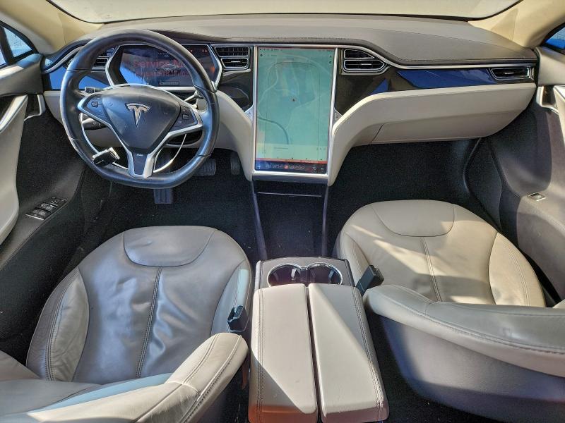 Photo 8 from auction – 2013 TESLA MODEL S with VIN 5YJSA1DG8DFP03663