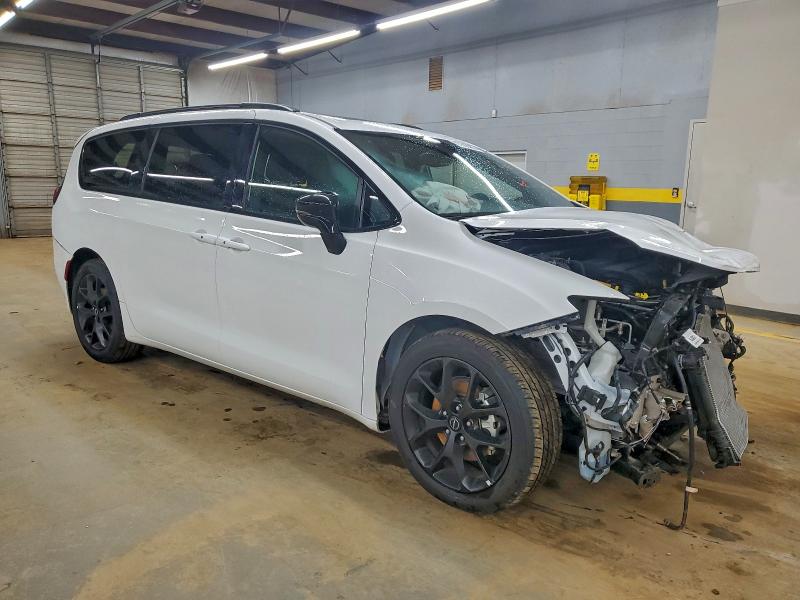 Photo 4 from auction – 2025 CHRYSLER PACIFICA L with VIN 2C4RC1GG5SR539682