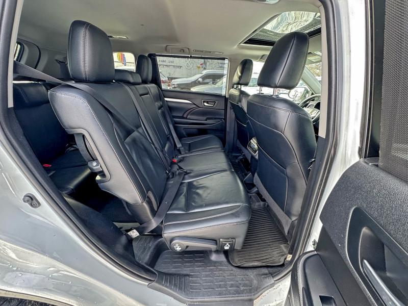 Photo 6 from auction – 2019 TOYOTA HIGHLANDER with VIN 5TDJZRFH2KS597728