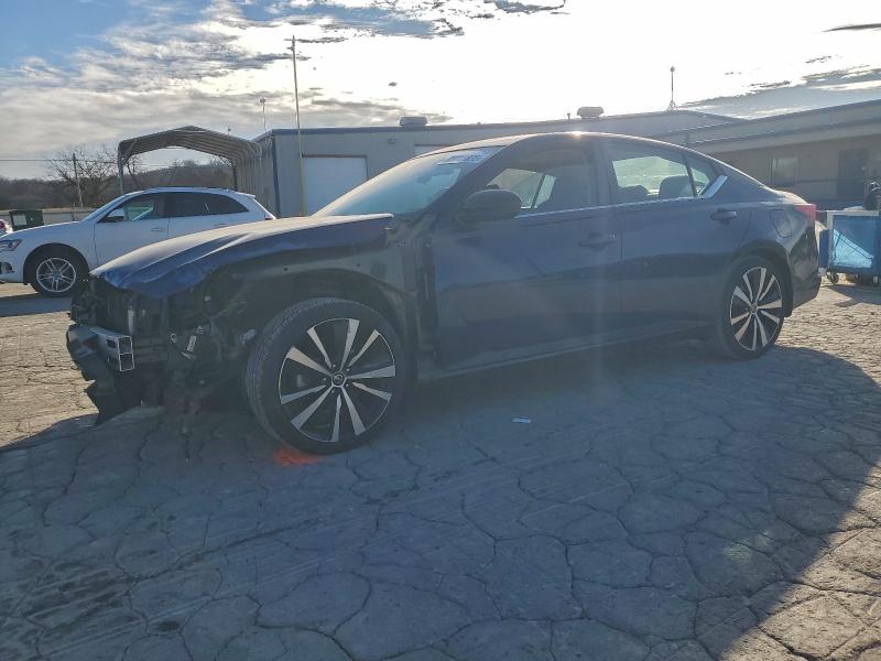 NISSAN ALTIMA SR 2019 with VIN 1N4BL4CV1KC145635 - Photo from auction