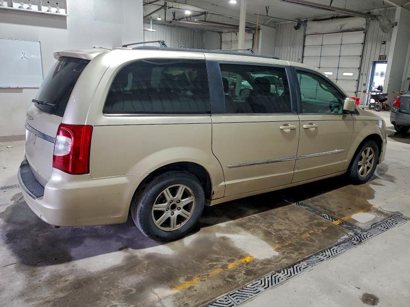 Photo 3 from auction – 2011 CHRYSLER TOWN & COU with VIN 2A4RR5DG5BR718633