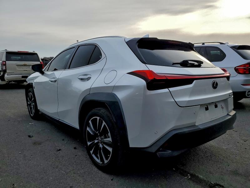 Photo 2 from auction – 2019 LEXUS UX 200 with VIN JTHY3JBH2K2001840